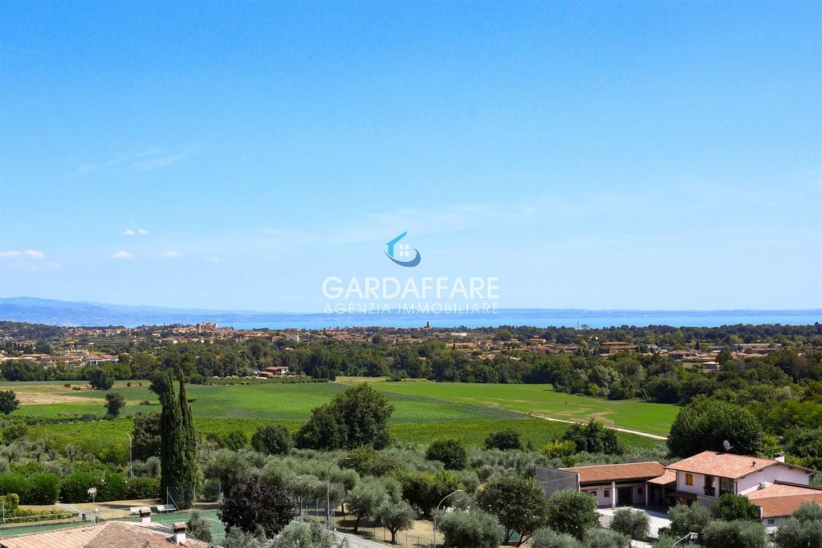 Property on the lake Garda