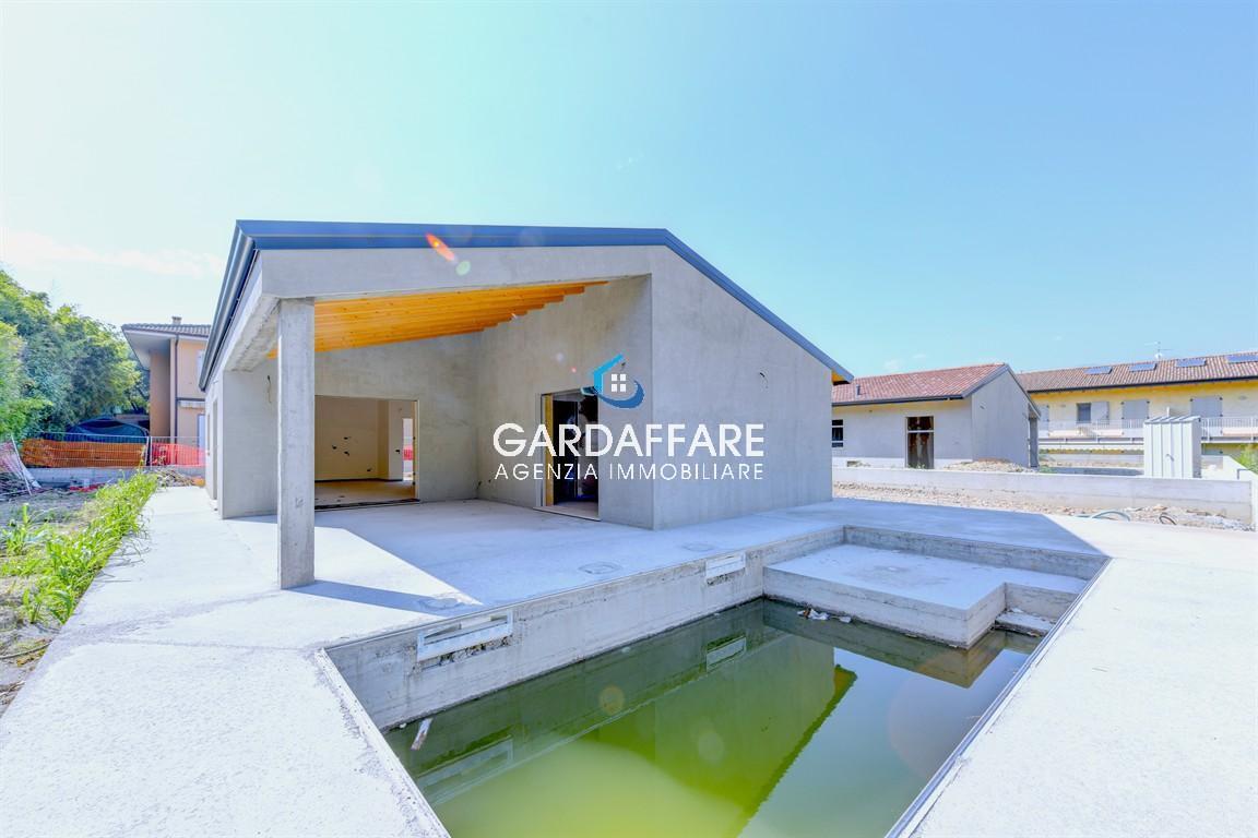 Property on the lake Garda